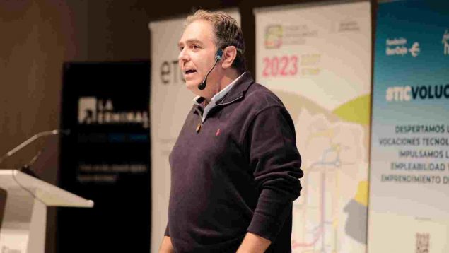 Garcés artificial intelligence, Mario Garcés